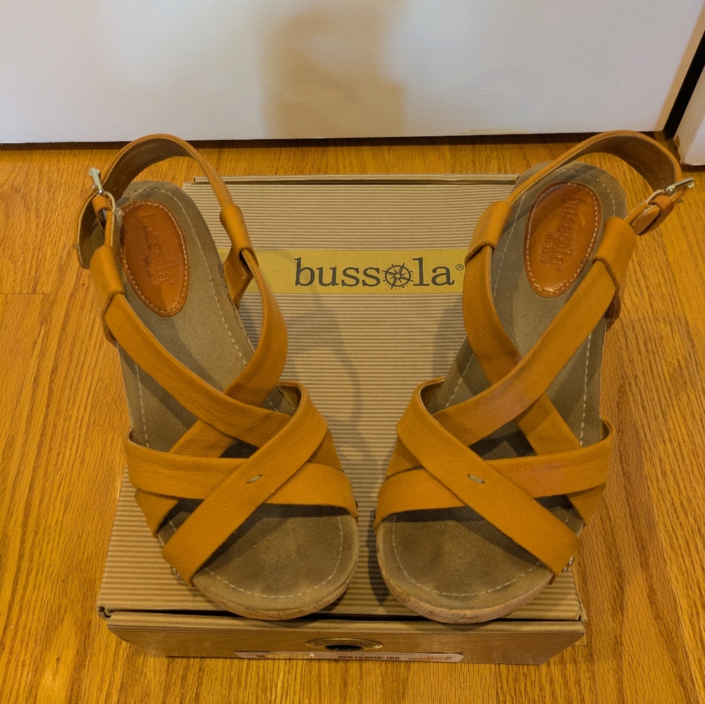 Bussola Frida Wedge 3” Leather Sandal Apricot Women’s Size 39 US Size 8.5-9